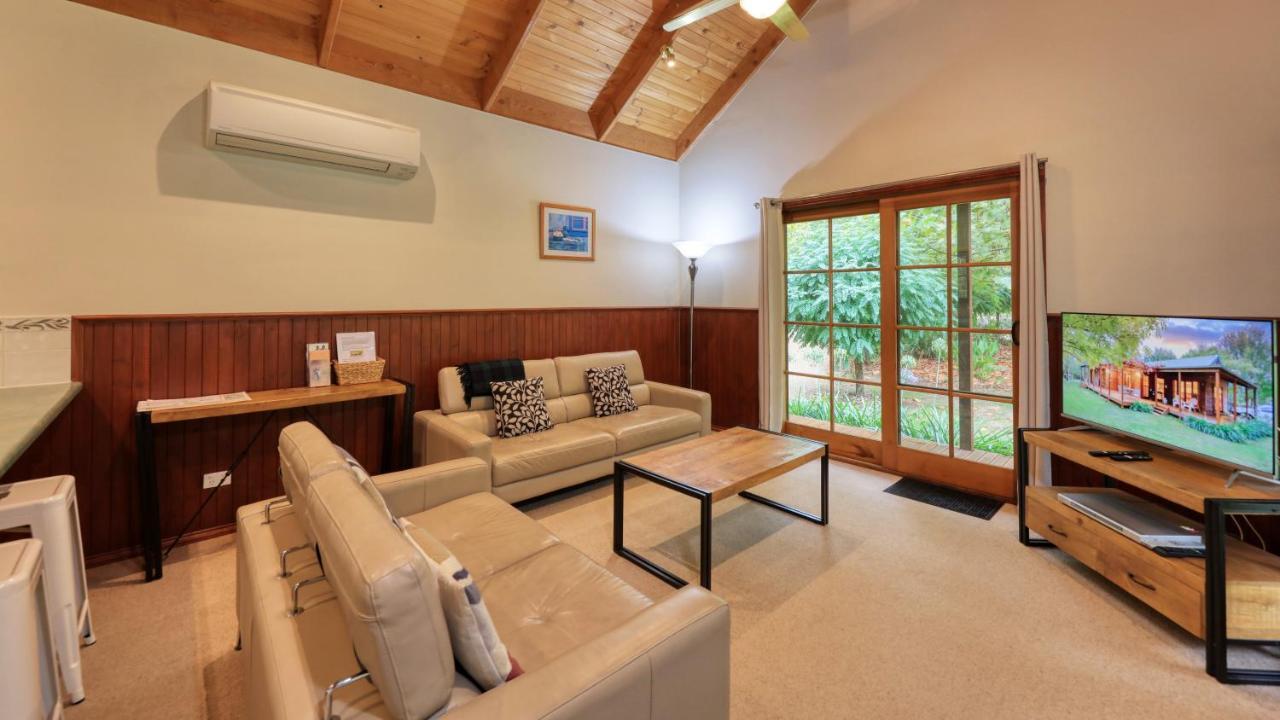 Beechworth Cedar Cottages エクステリア 写真